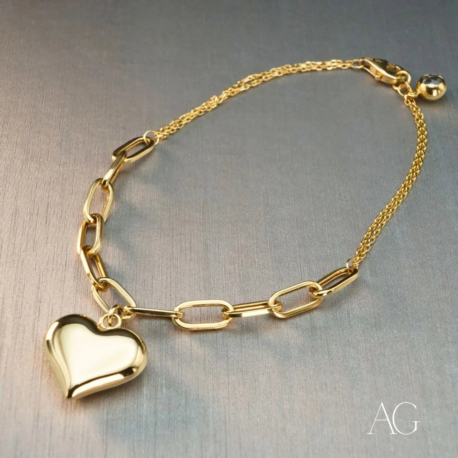 Art Gold Jewelry’s Heart Bracelet: A Symbol of Love