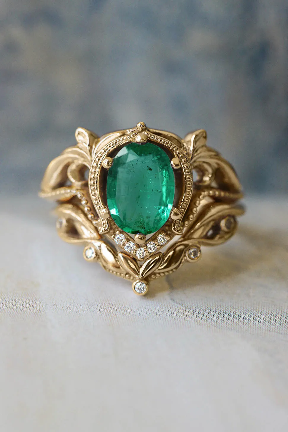 Art nouveau bridal ring set with natural emerald / Lida oval