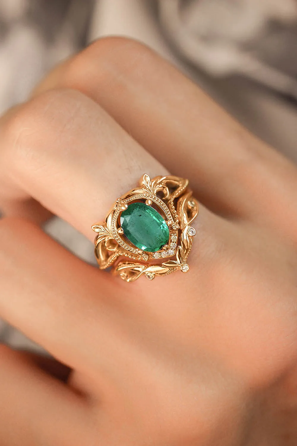 Art nouveau bridal ring set with natural emerald / Lida oval