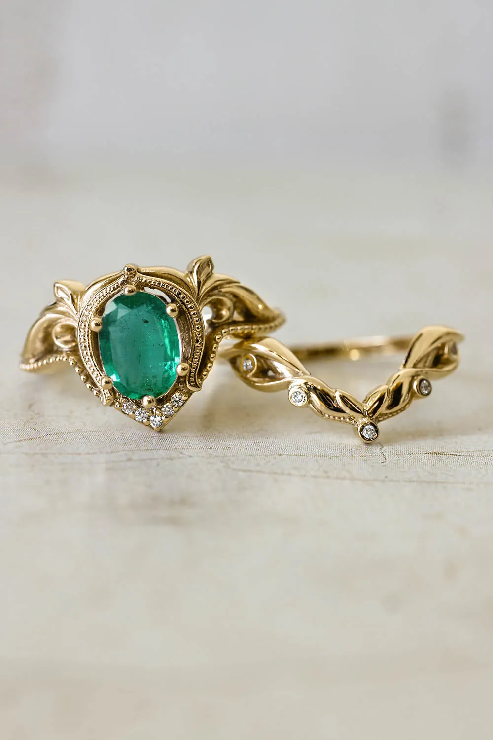 Art nouveau bridal ring set with natural emerald / Lida oval