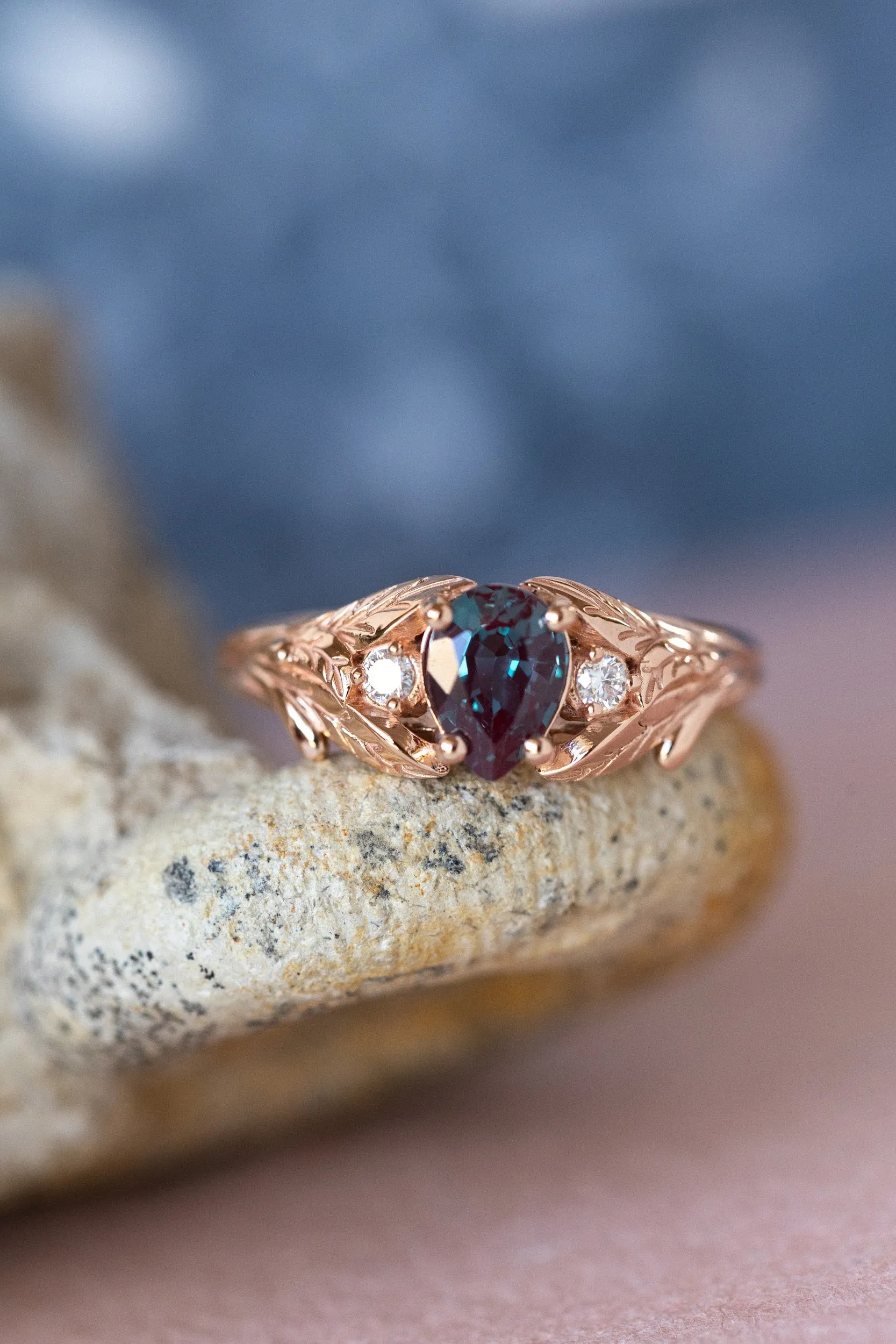 Colour change alexandrite ring with diamonds / Wisteria