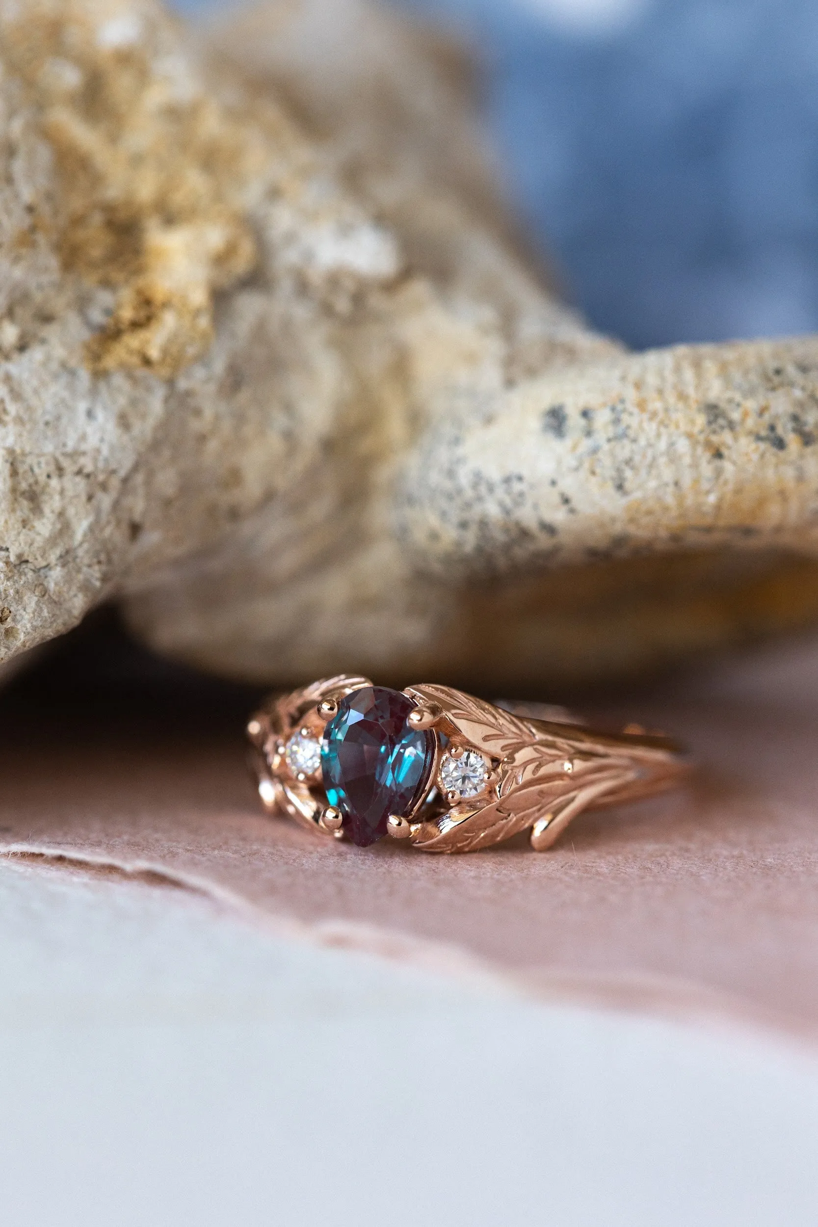 Colour change alexandrite ring with diamonds / Wisteria