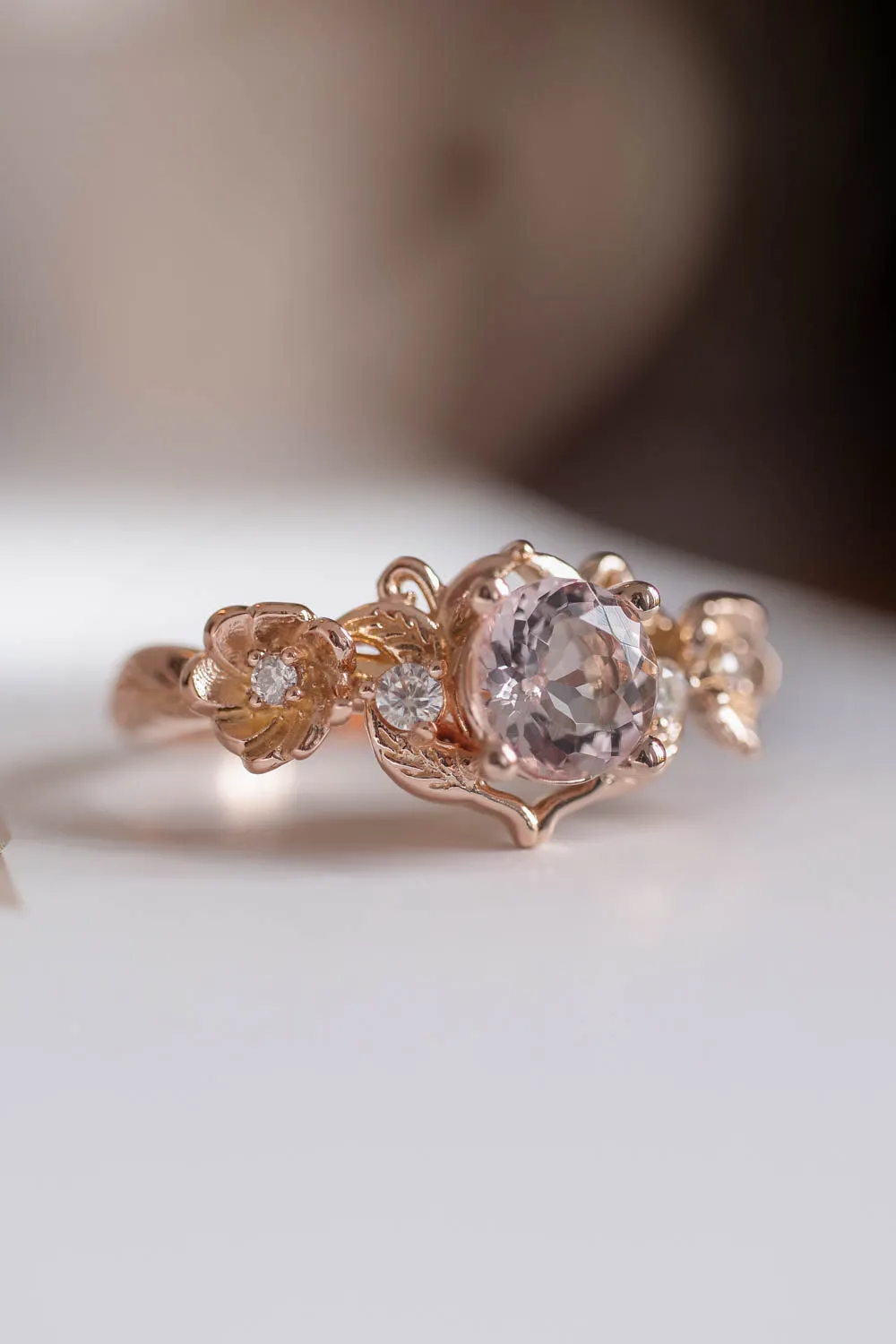 Engagement ring with pink morganite in rose gold / Adelina