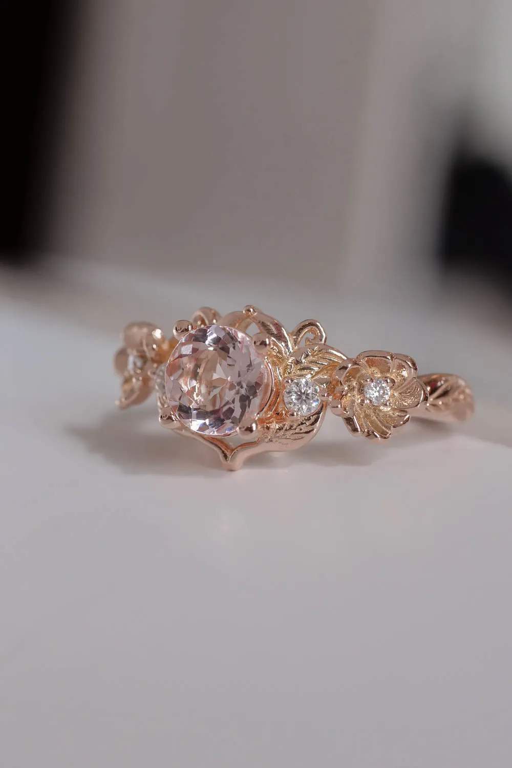 Engagement ring with pink morganite in rose gold / Adelina