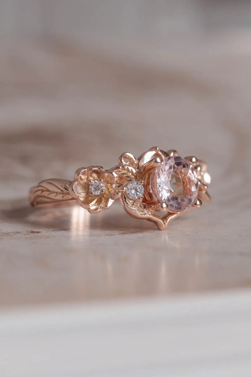 Engagement ring with pink morganite in rose gold / Adelina