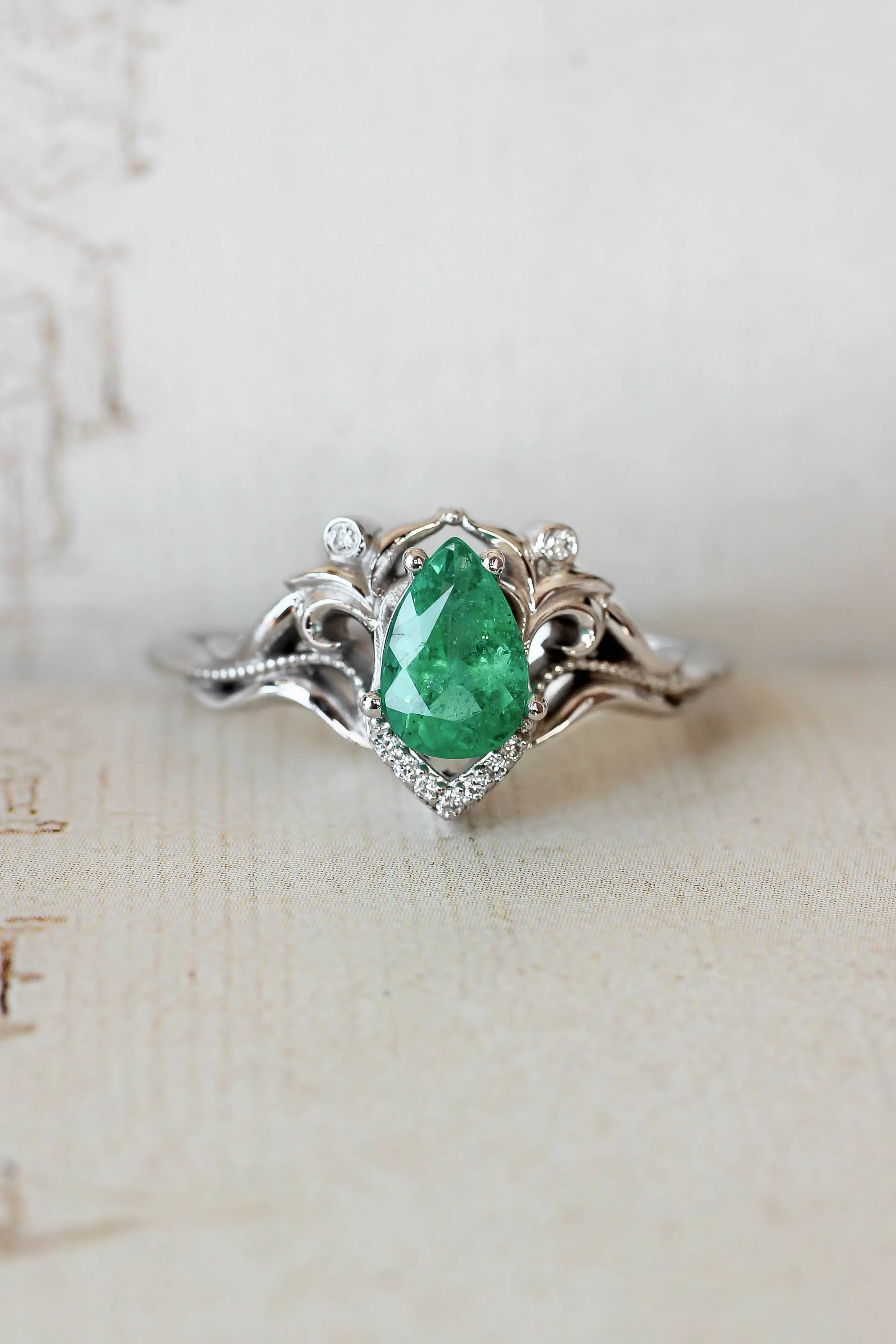 Natural emerald and diamonds engagement ring / Lida small