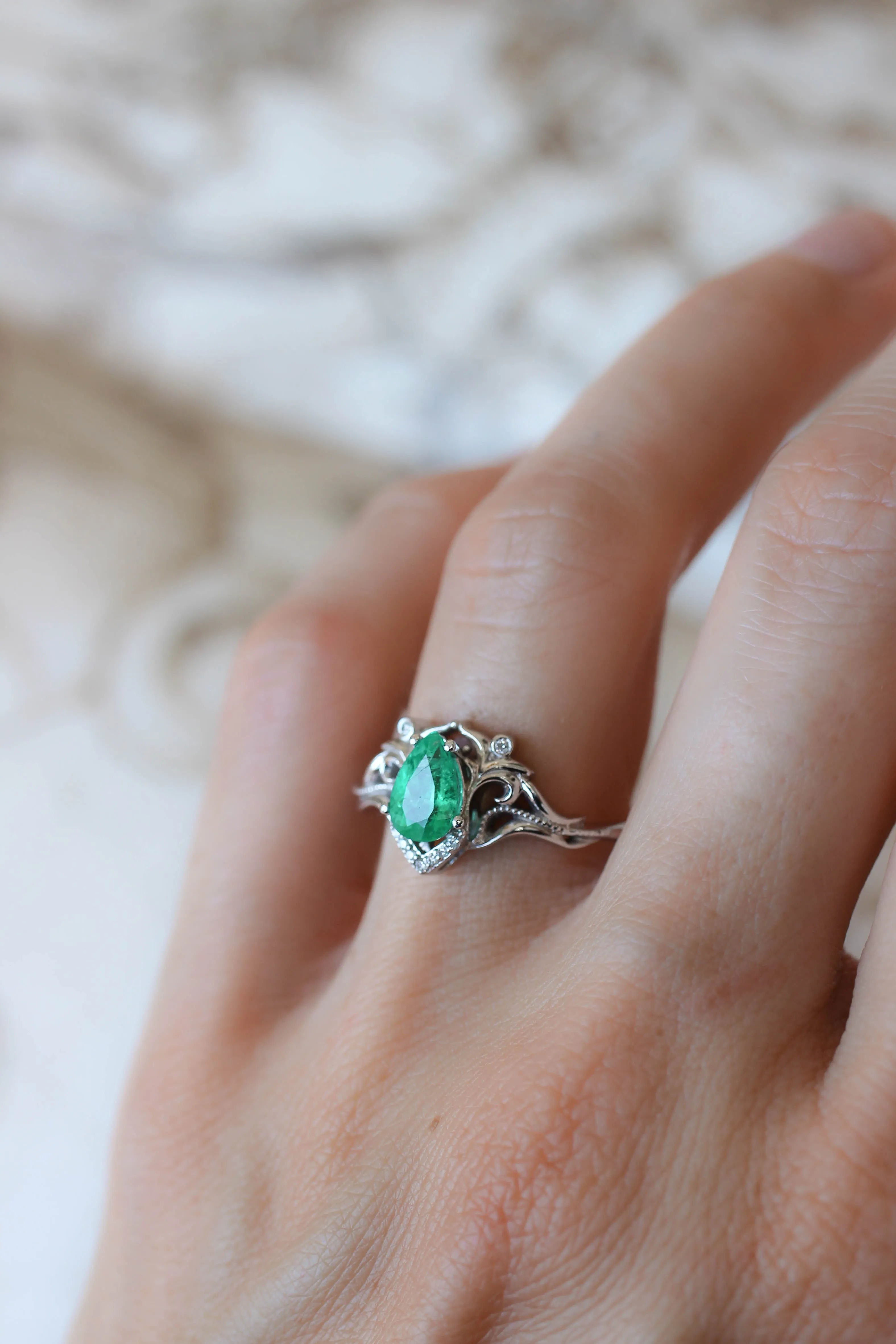 Natural emerald and diamonds engagement ring / Lida small