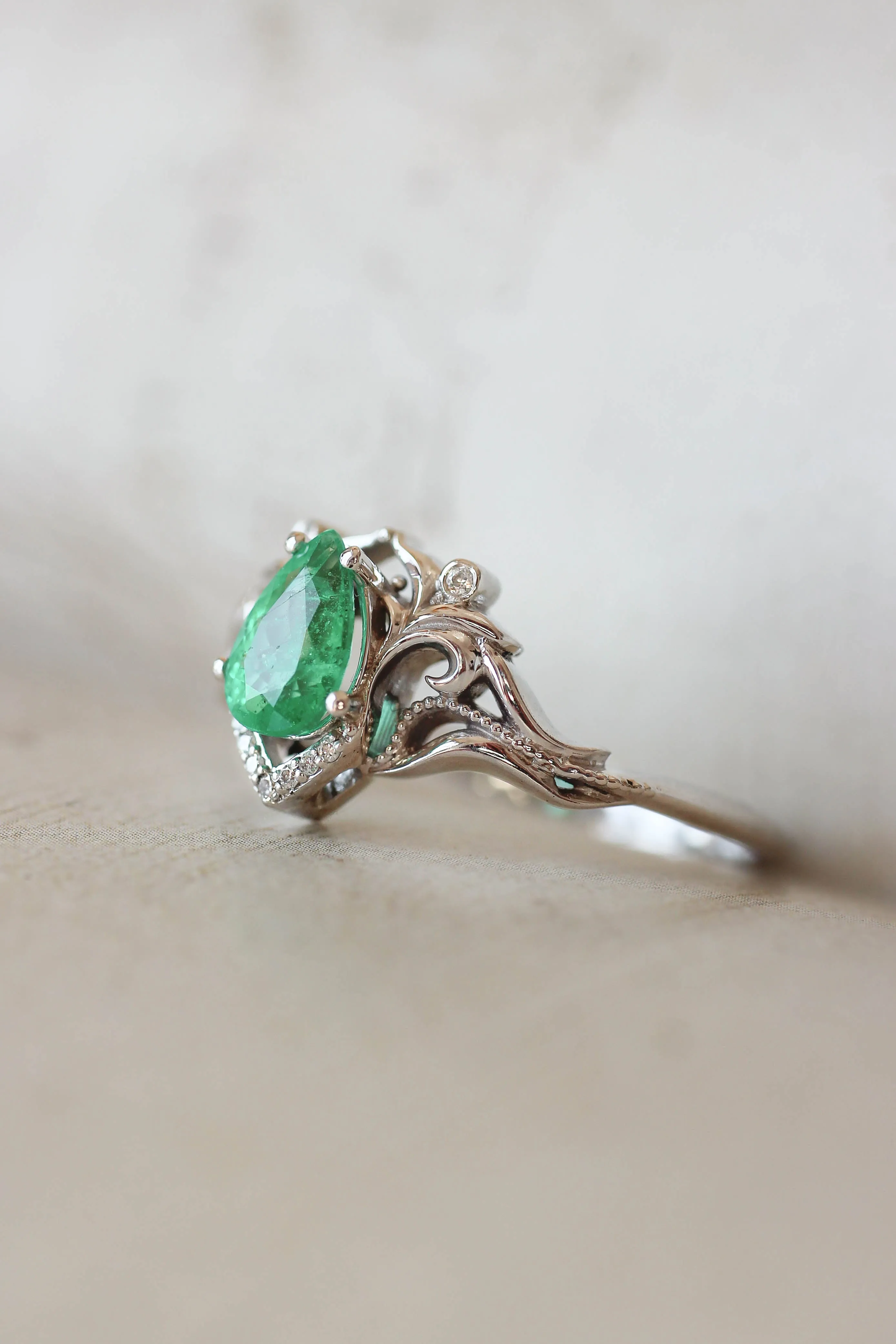 Natural emerald and diamonds engagement ring / Lida small