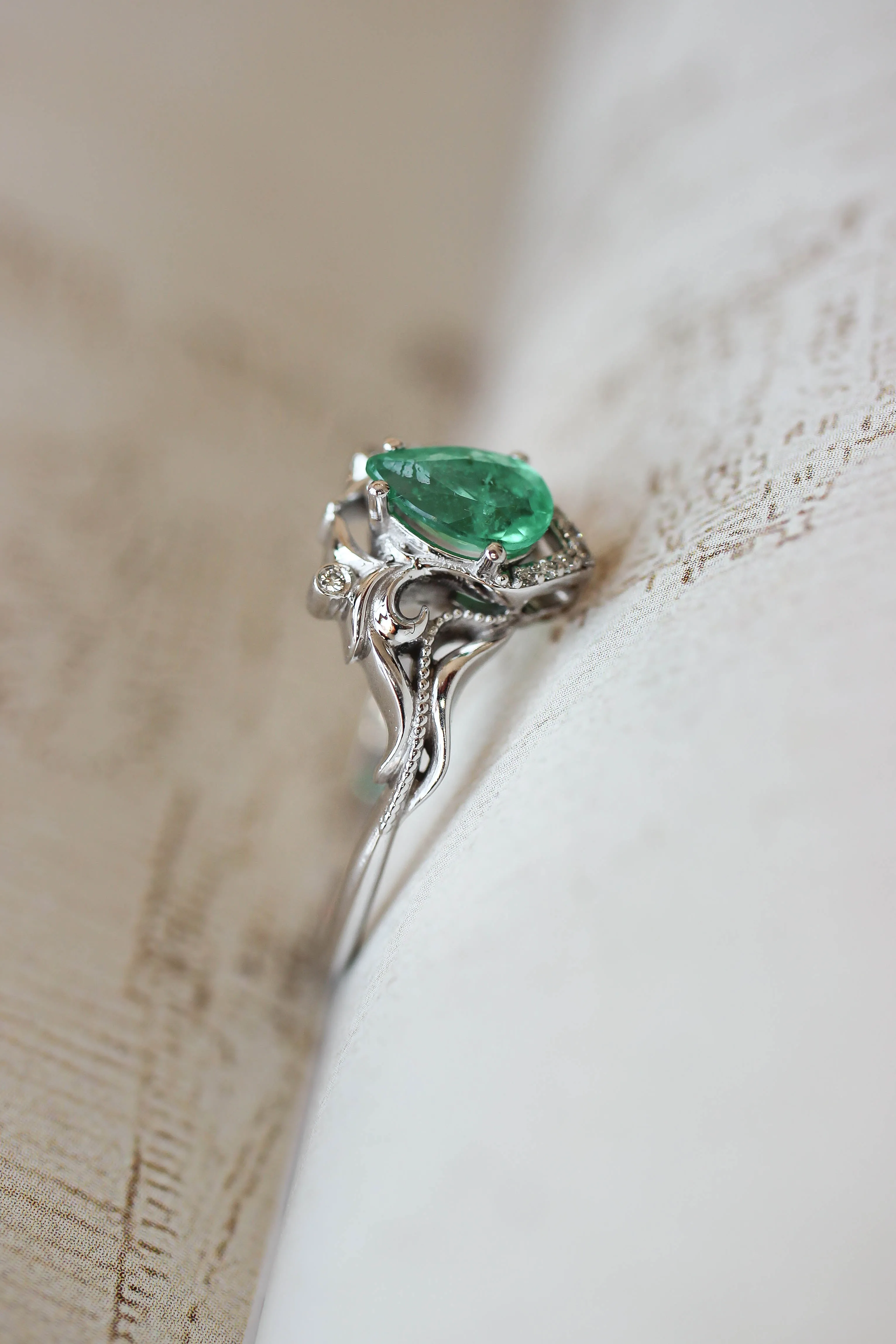 Natural emerald and diamonds engagement ring / Lida small