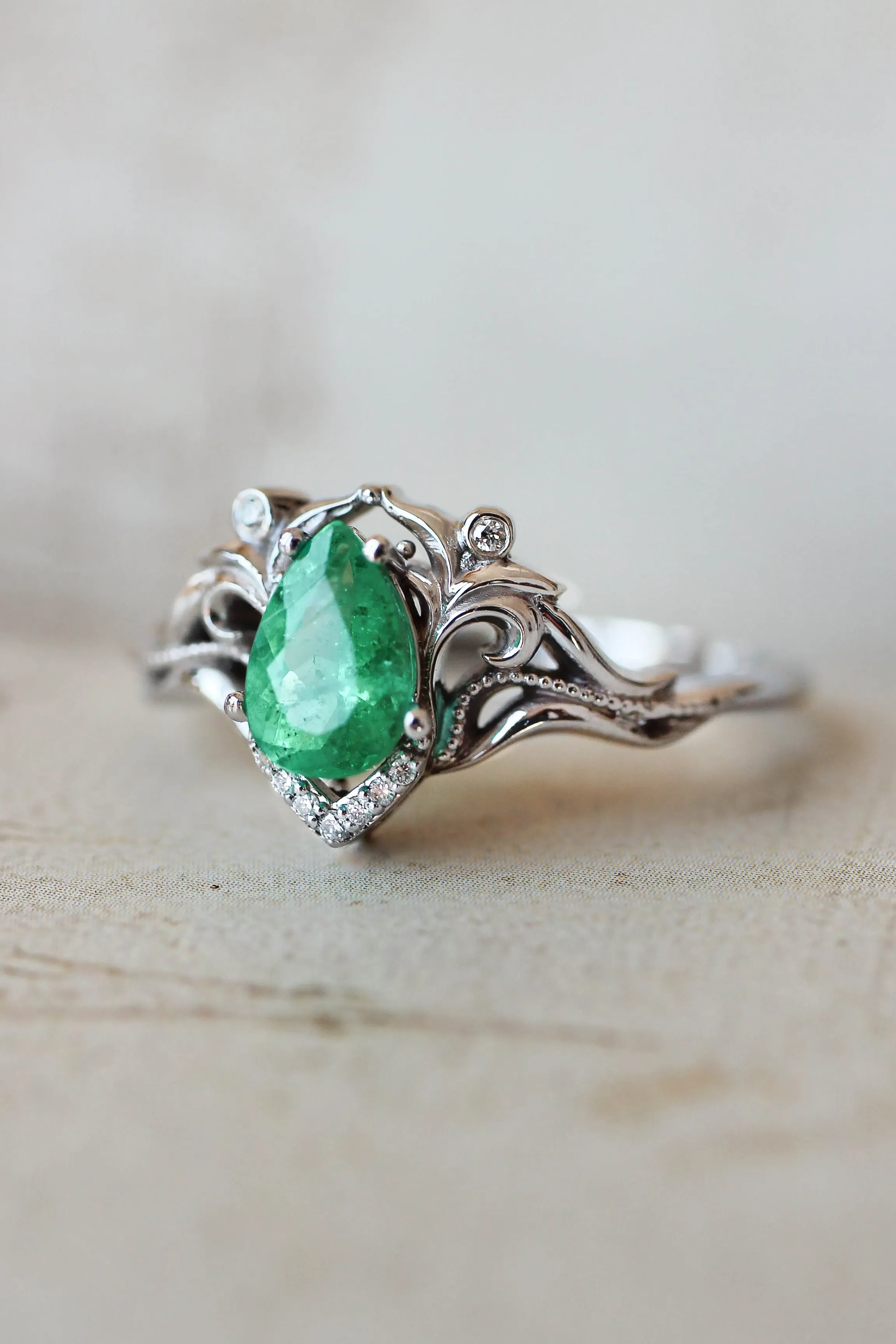 Natural emerald and diamonds engagement ring / Lida small