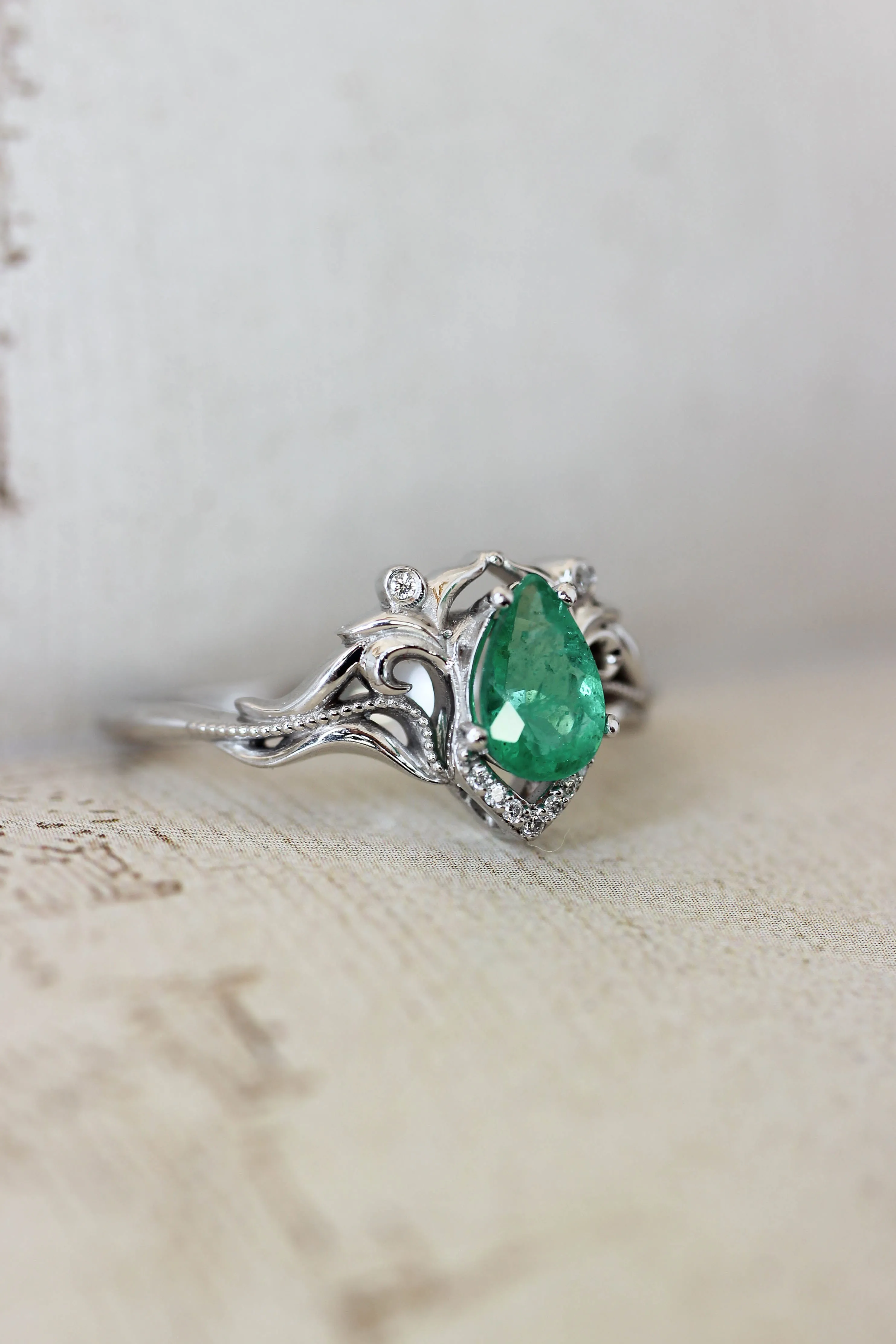 Natural emerald and diamonds engagement ring / Lida small