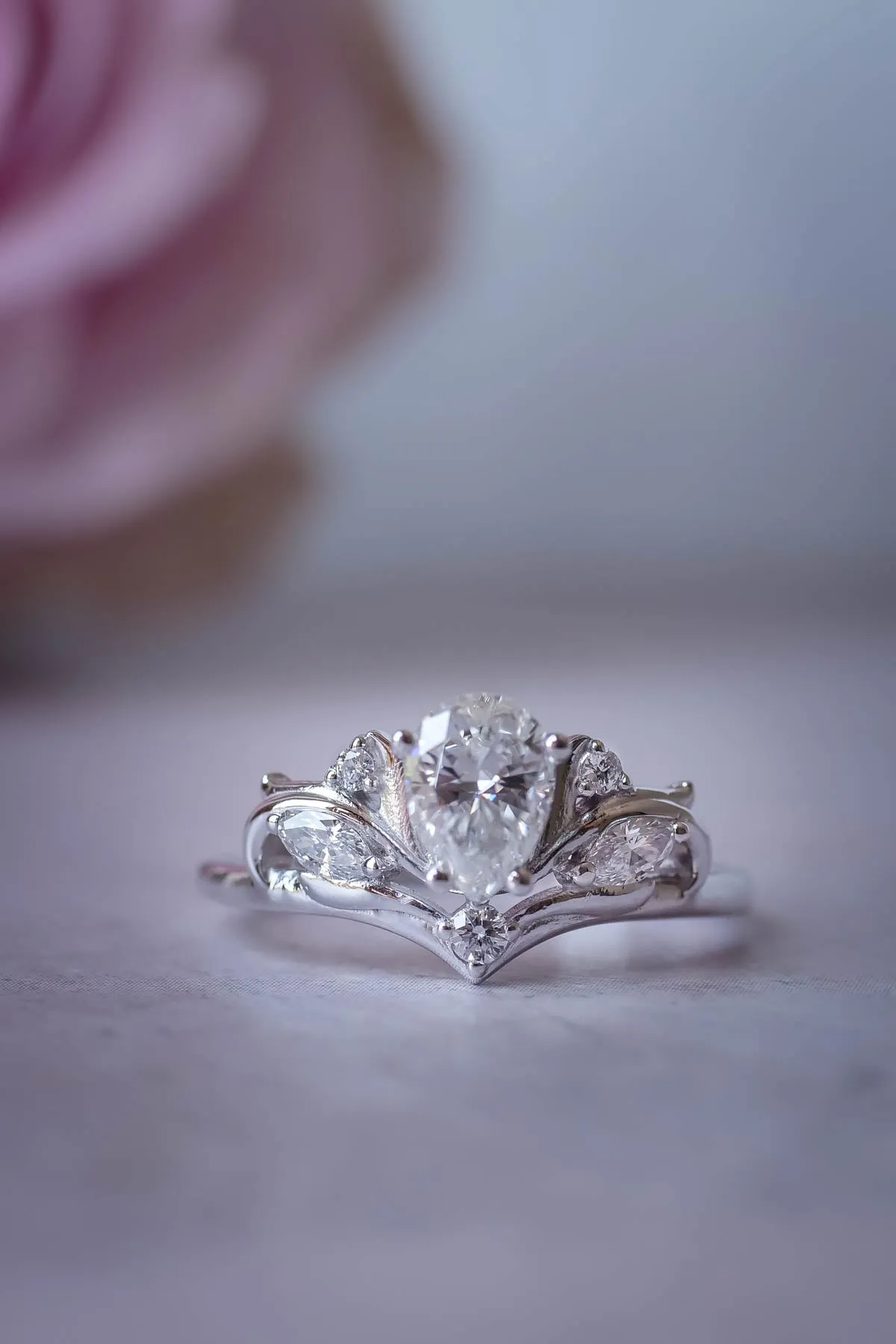 Unique bridal ring set with pear shaped moissanite / Swanlake