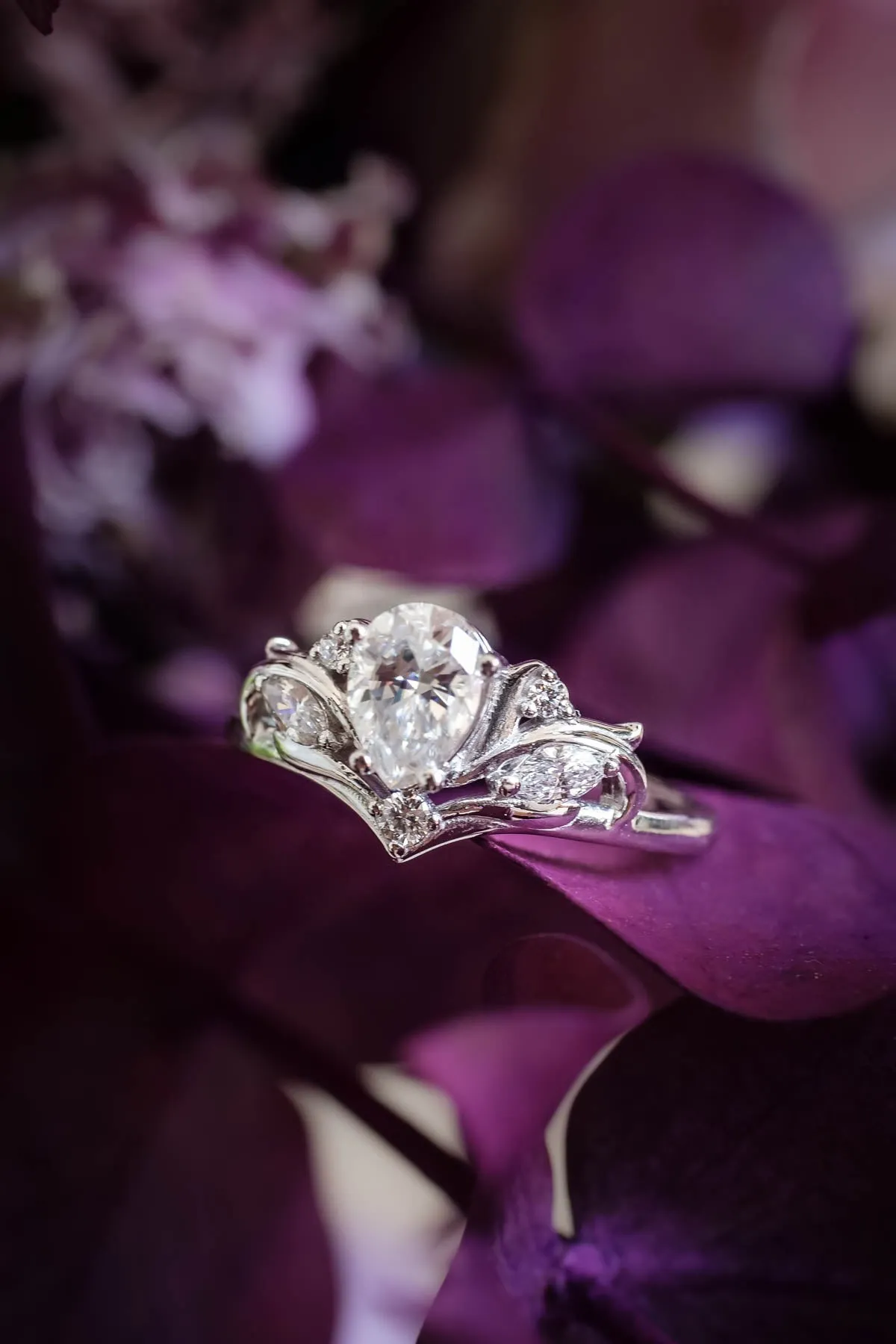 Unique bridal ring set with pear shaped moissanite / Swanlake